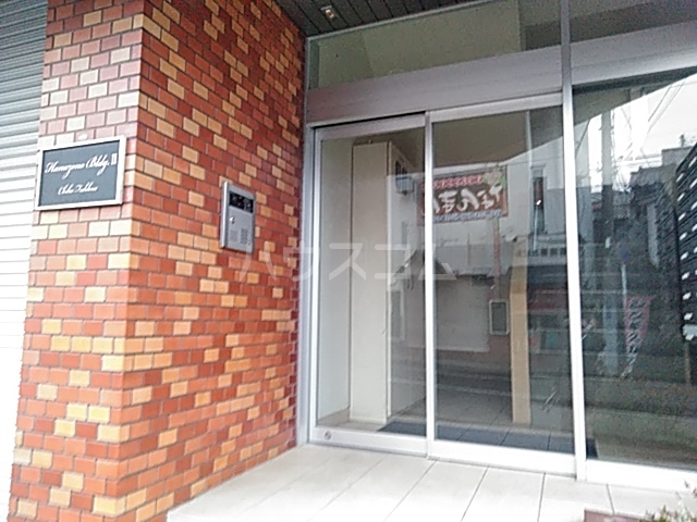 16/20 エントランス