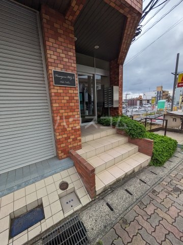 24/29 エントランス