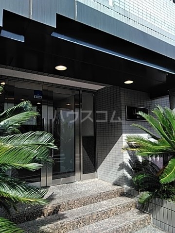 28/30 エントランス