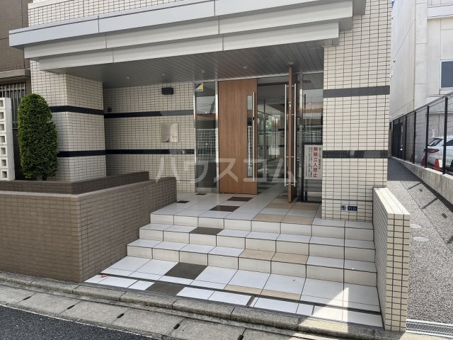 22/30 エントランス