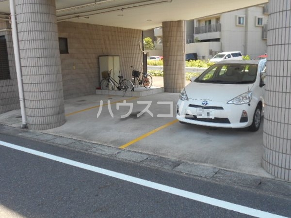 20/28 駐車場