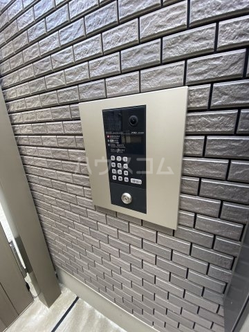 18/28 エントランス