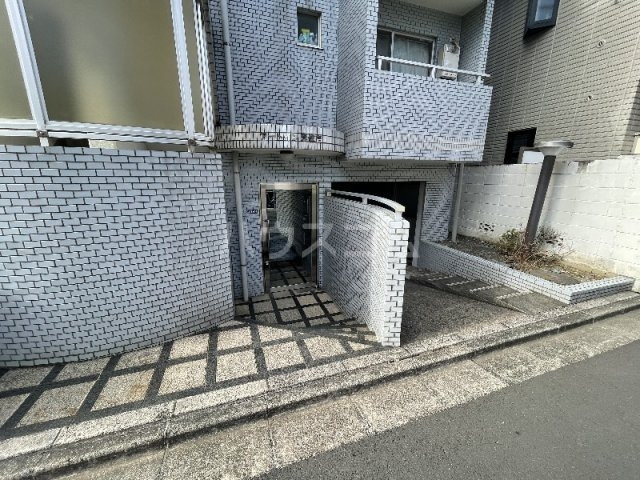 21/23 エントランス