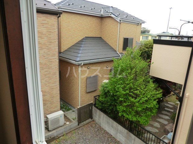 22/30 エントランス