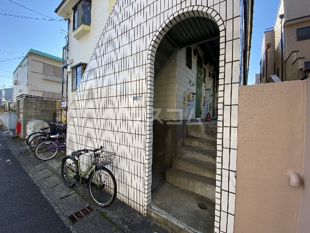 16/26 エントランス