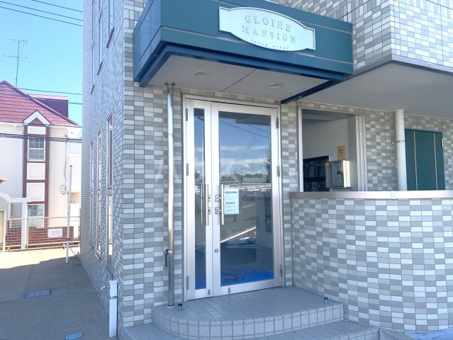 18/23 エントランス