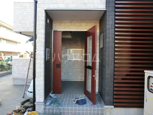 20/30 エントランス