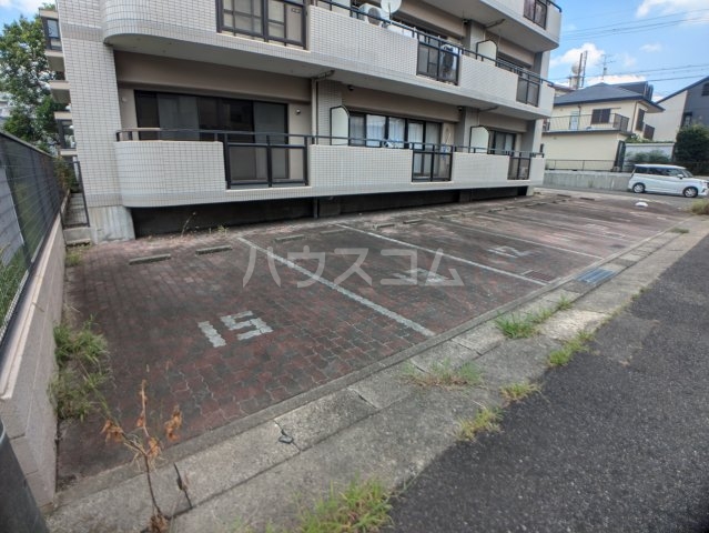 21/30 駐車場