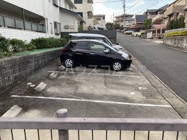 22/30 駐車場