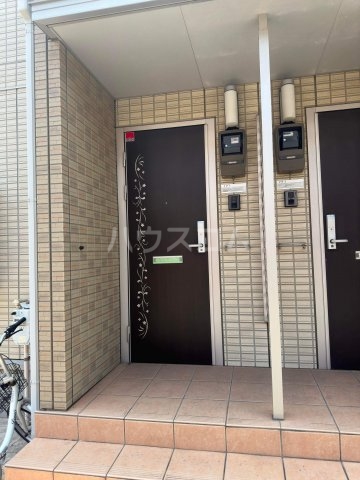 26/30 エントランス