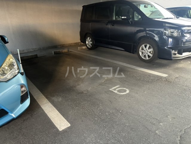 18/26 駐車場