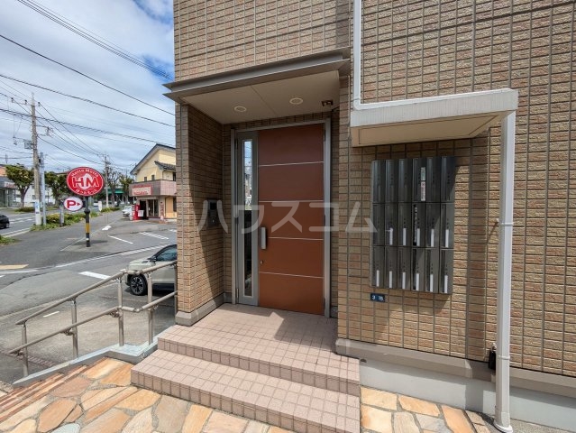 27/30 エントランス