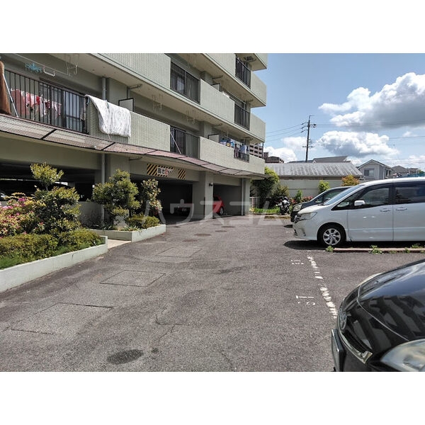 22/30 駐車場