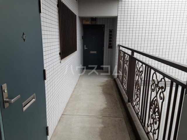 21/29 エントランス