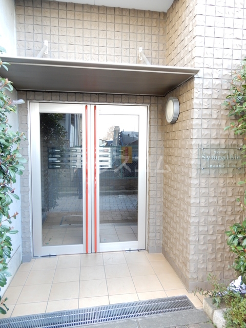 22/25 エントランス