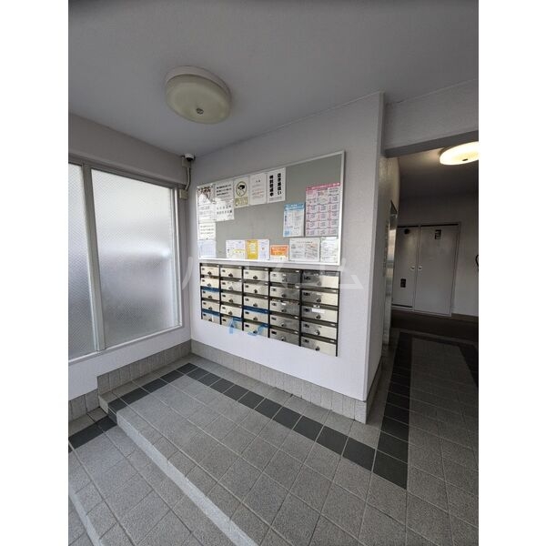 16/28 エントランス