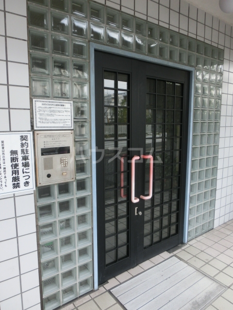 20/23 エントランス