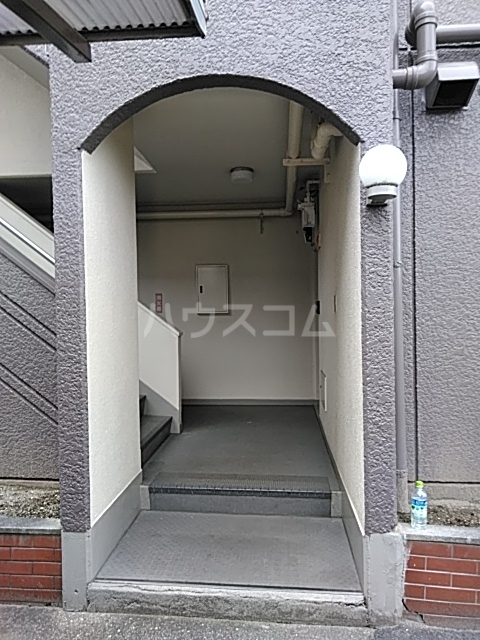 21/27 エントランス