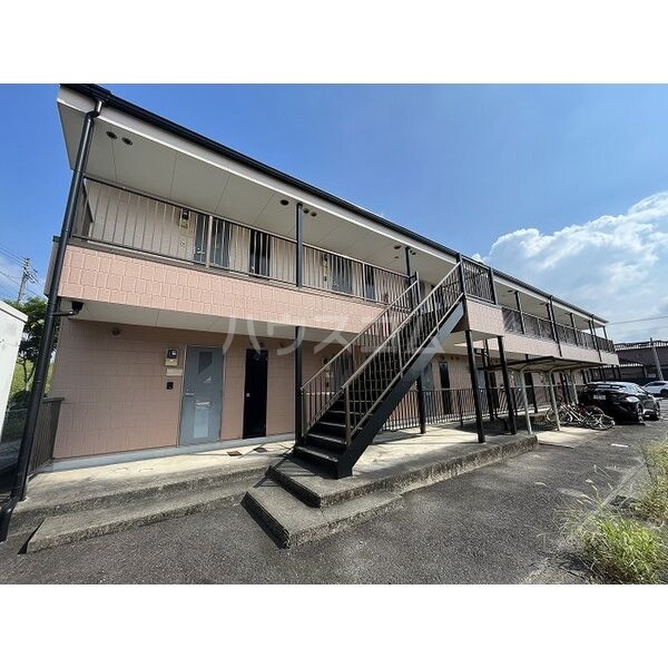 16/23 エントランス