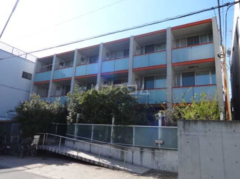 16/17 エントランス