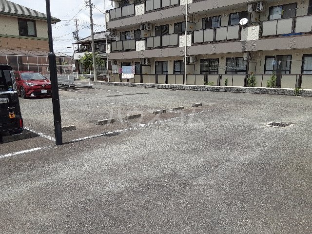 26/30 駐車場