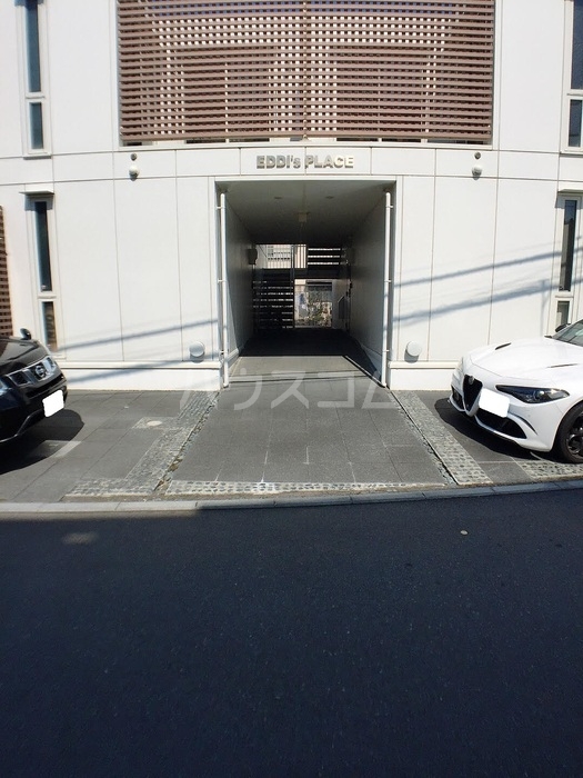 18/29 エントランス