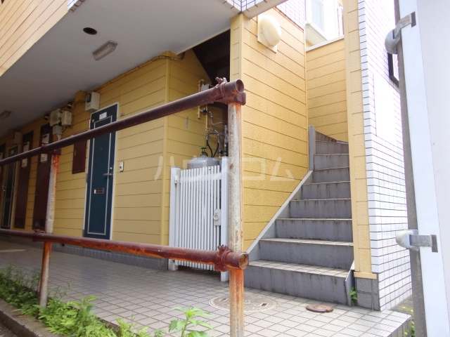 20/30 エントランス