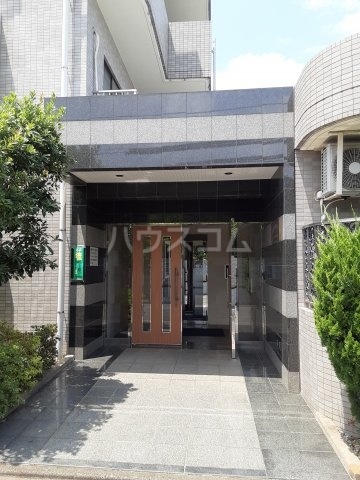 28/30 エントランス