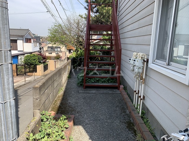 17/25 エントランス