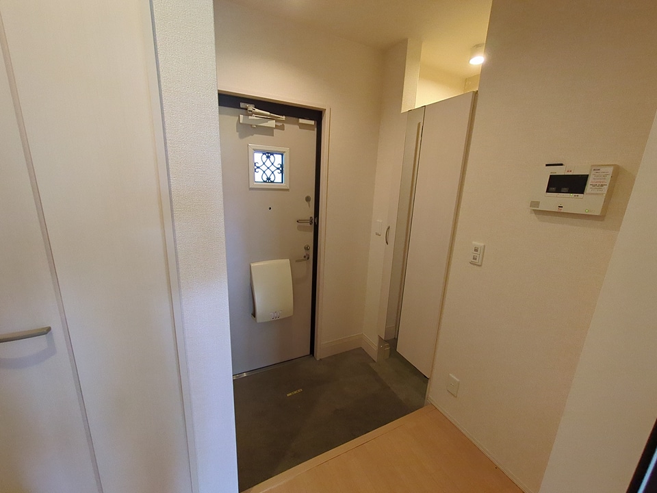 14/30 玄関