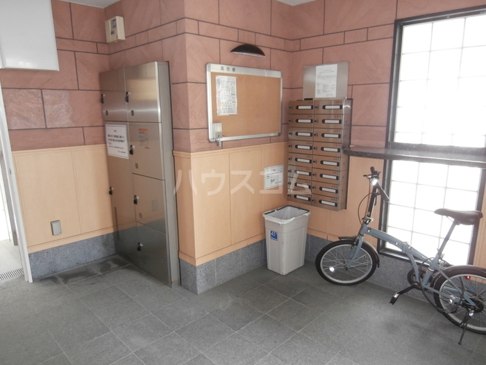 14/20 エントランス