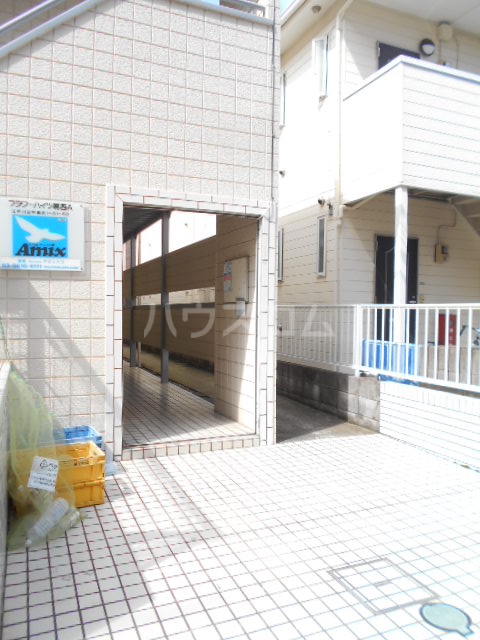 17/27 エントランス