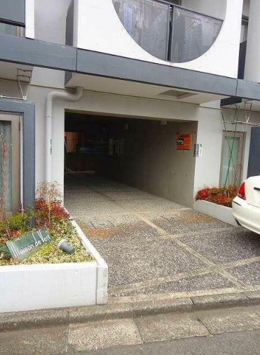 21/26 エントランス