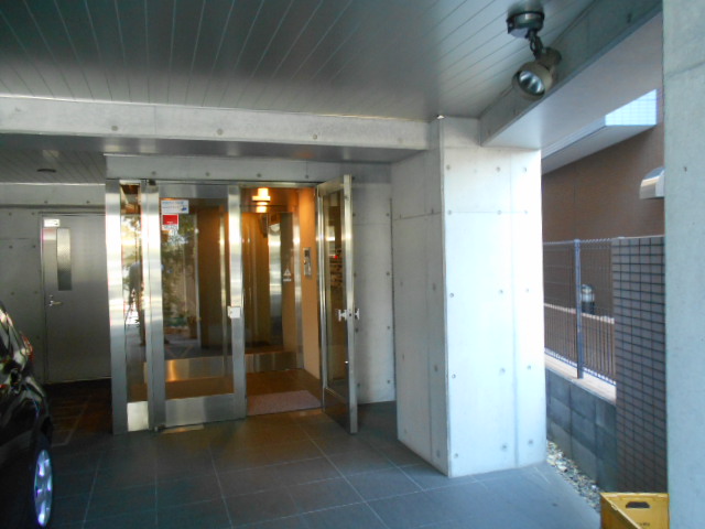 22/30 エントランス