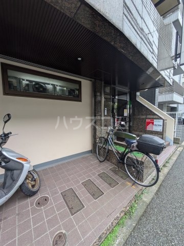 18/28 駐車場