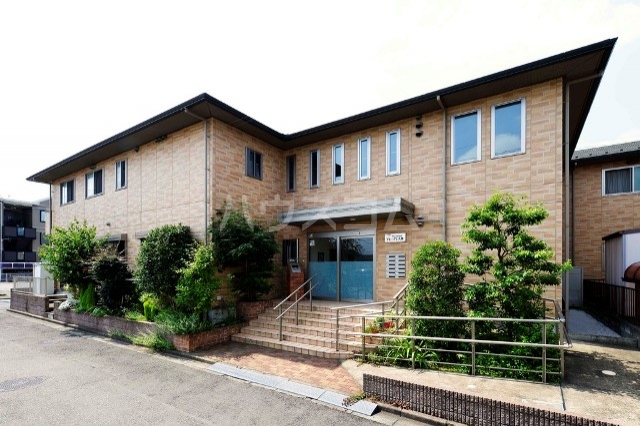 22/30 エントランス