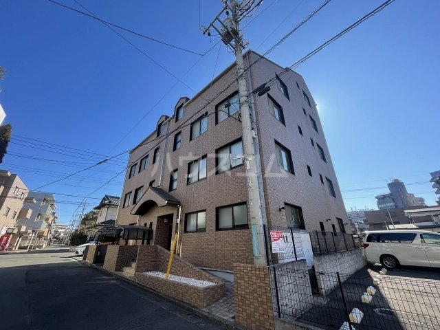 28/30 エントランス