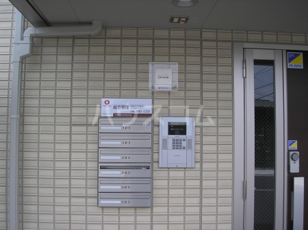 26/30 エントランス