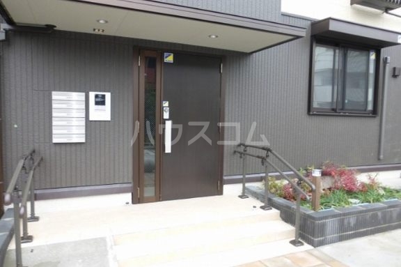 18/30 エントランス