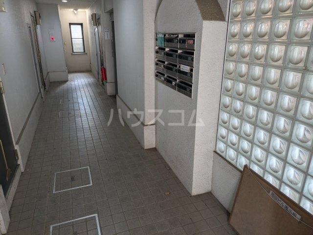 2/4 エントランス