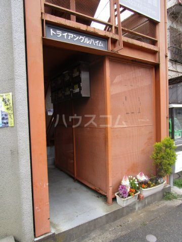 22/23 エントランス