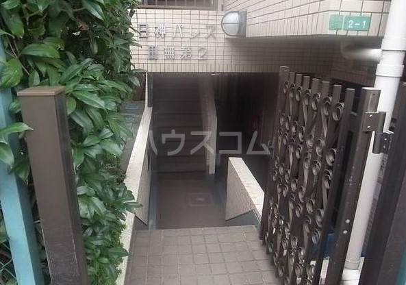 16/22 エントランス