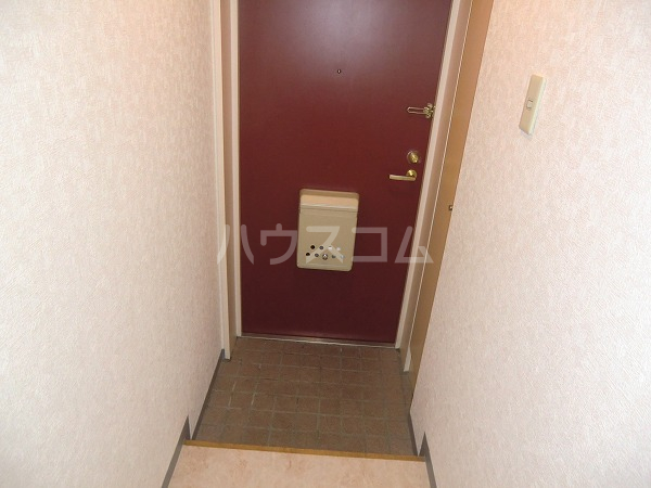 16/30 玄関