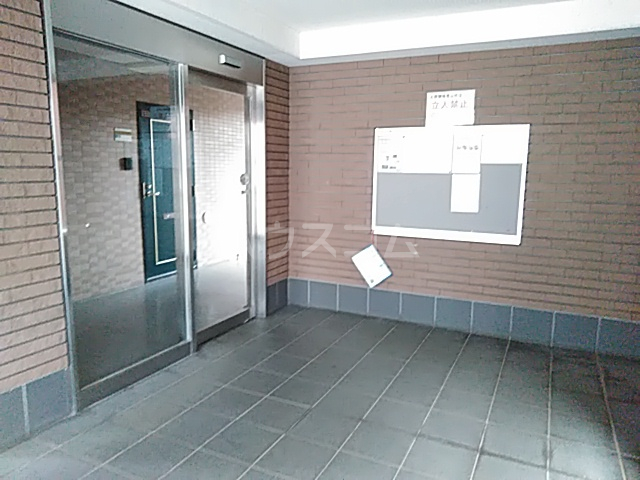 25/30 エントランス