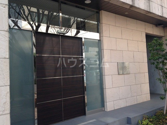23/30 エントランス