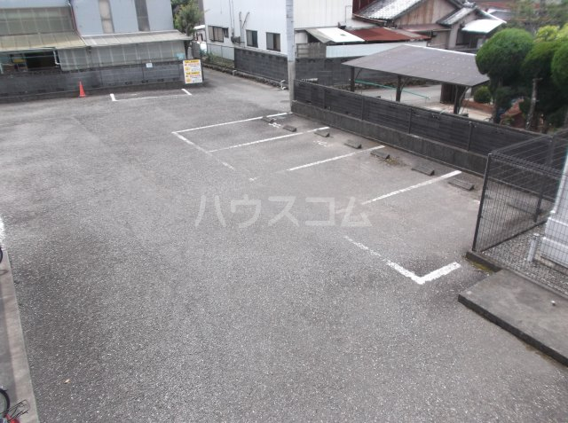 14/17 駐車場