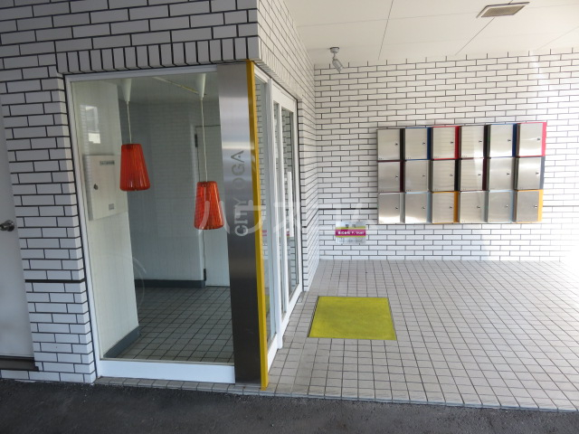 28/30 エントランス