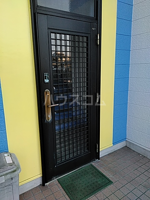 21/23 エントランス