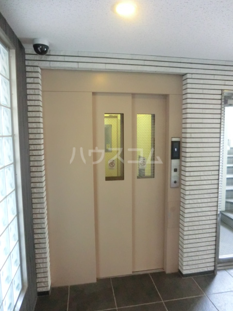 22/25 エントランス