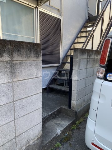 21/30 エントランス